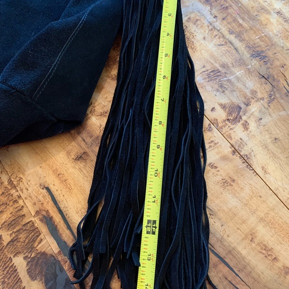 Black suede bucket purse with tassel - Picture 5 of 8